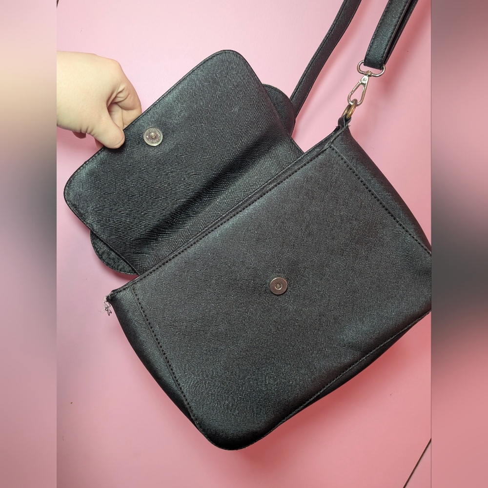 Loungefly Disney Minnie Mouse Crossbody Bag Damaged - Picture 6 of 8